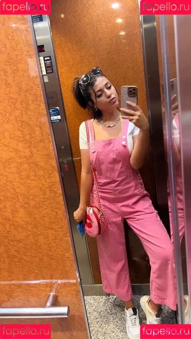 Marta De Lola Onlyfans Photo Gallery 