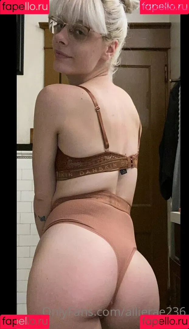 allierae236 Onlyfans Photo Gallery 