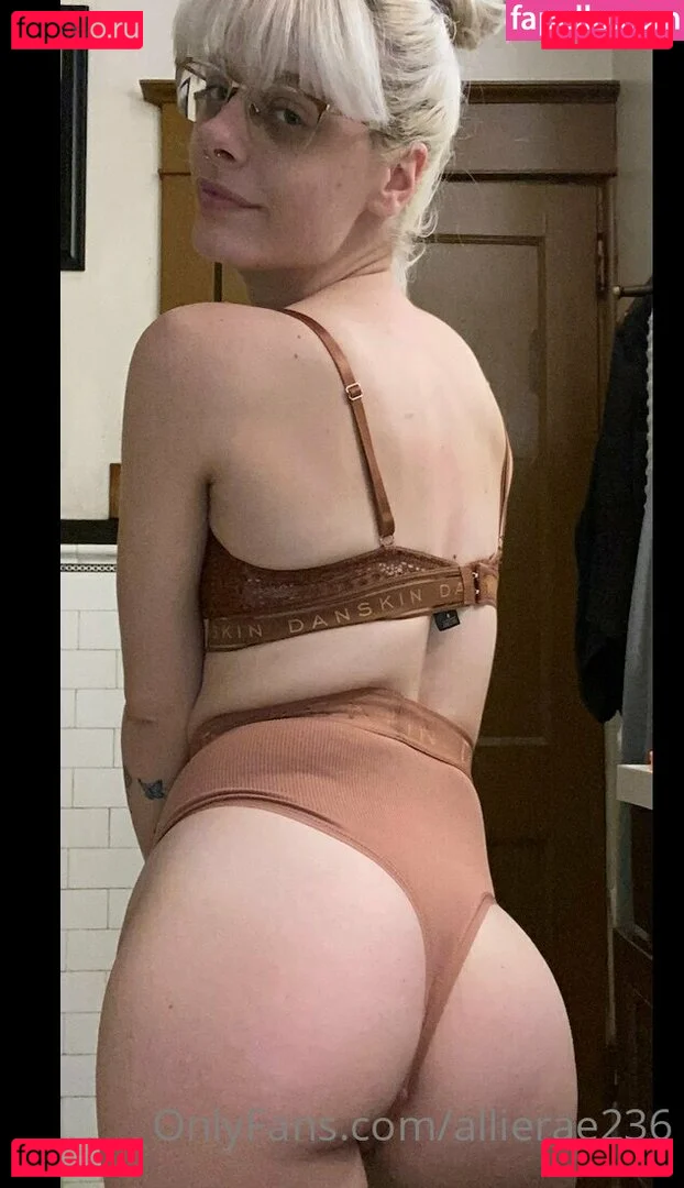 allierae236 Onlyfans Photo Gallery 