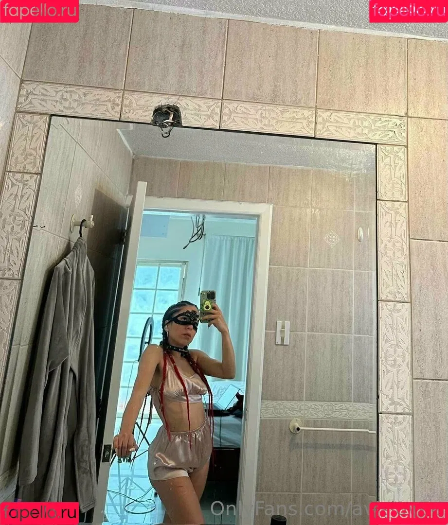 avislovee Onlyfans Photo Gallery 