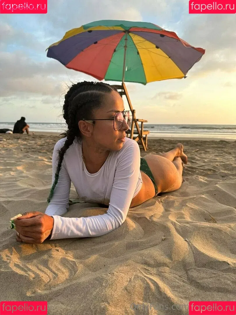 avislovee Onlyfans Photo Gallery 