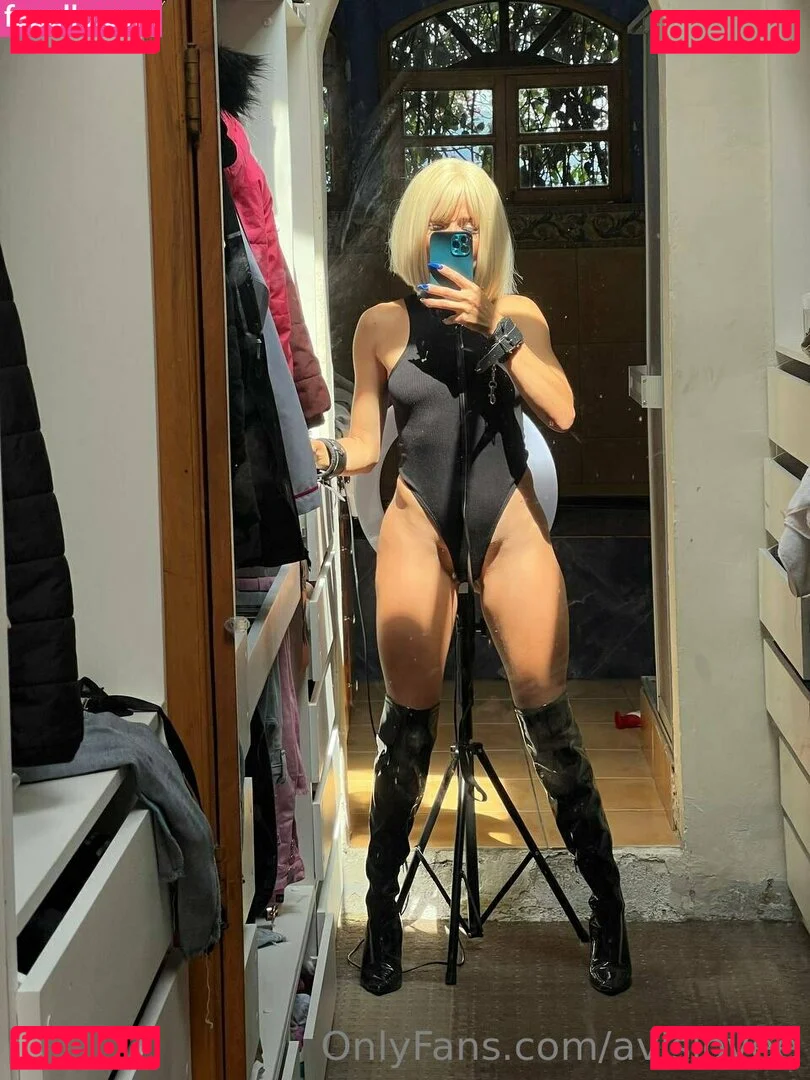 avislovee Onlyfans Photo Gallery 