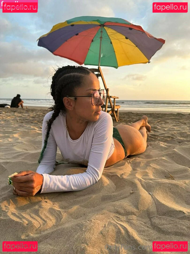 avislovee Onlyfans Photo Gallery 