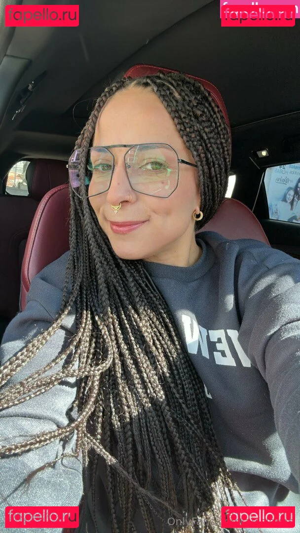 avislovee Onlyfans Photo Gallery 