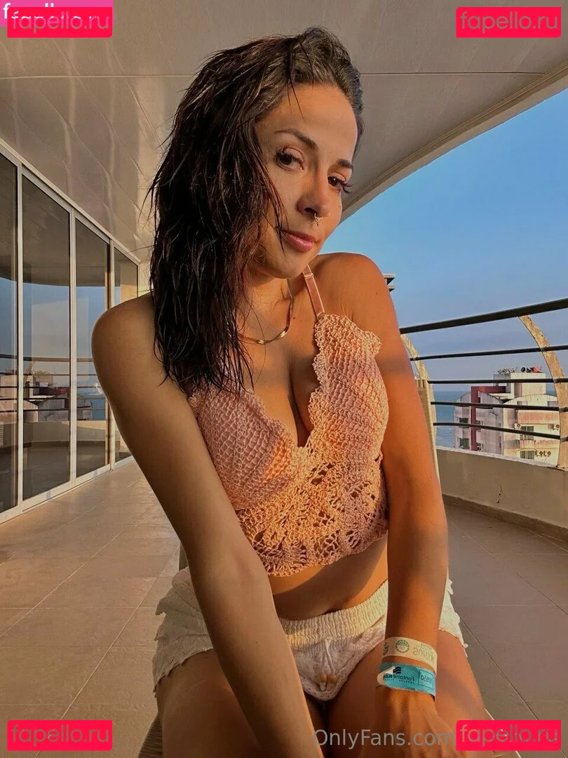 avislovee Onlyfans Photo Gallery 