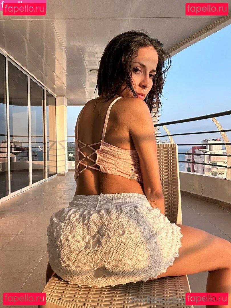 avislovee Onlyfans Photo Gallery 