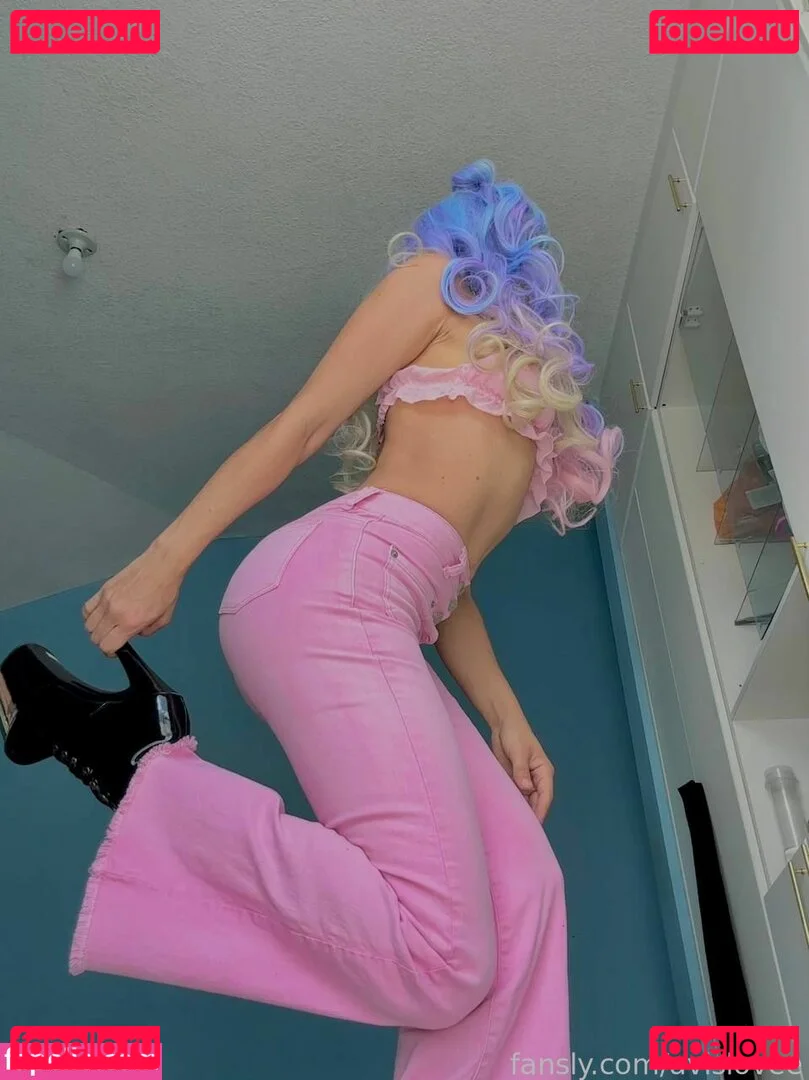 avislovee Onlyfans Photo Gallery 