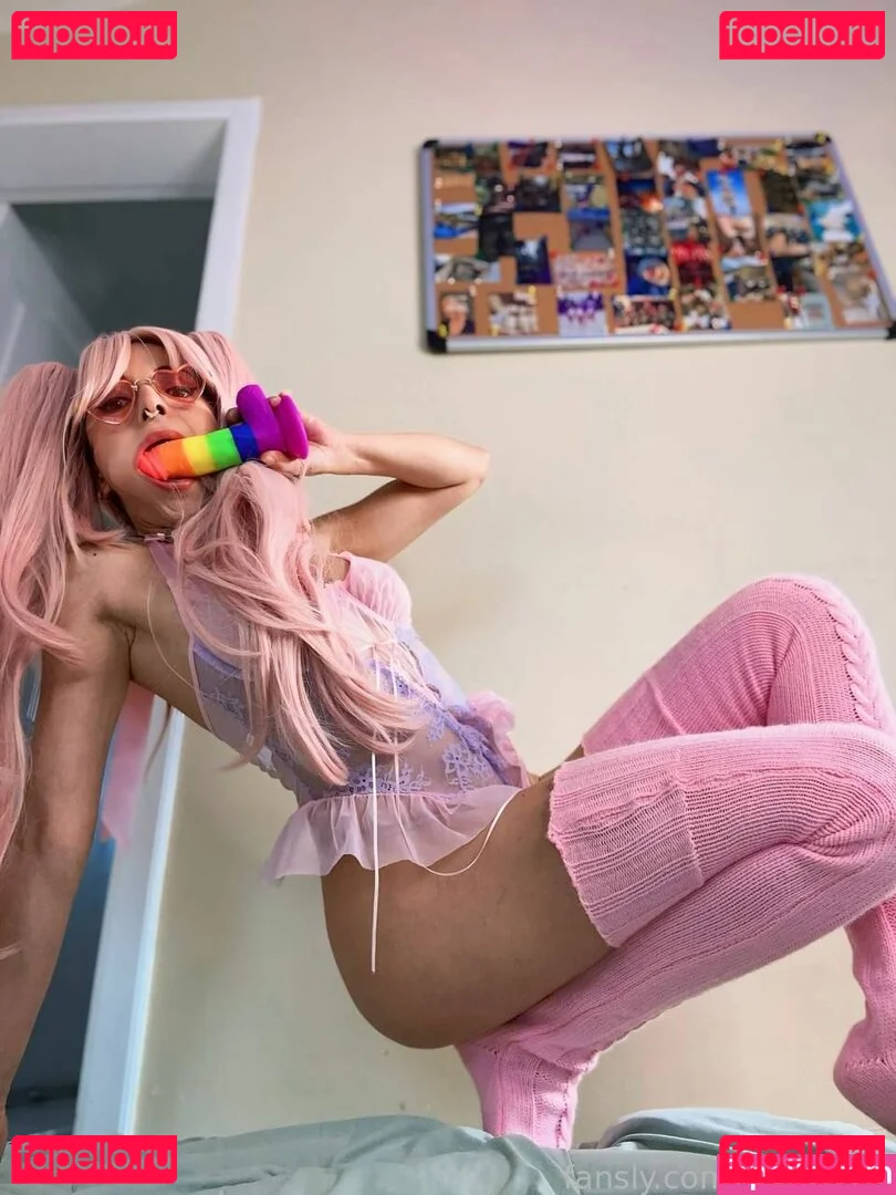 avislovee Onlyfans Photo Gallery 