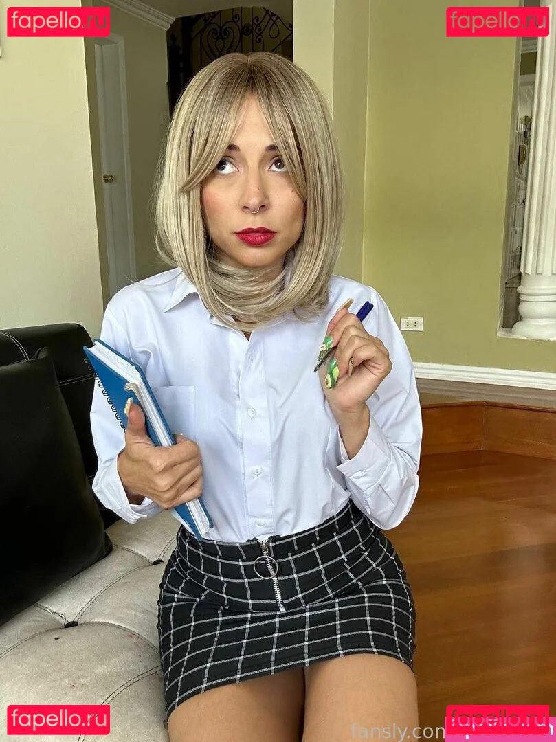 avislovee Onlyfans Photo Gallery 