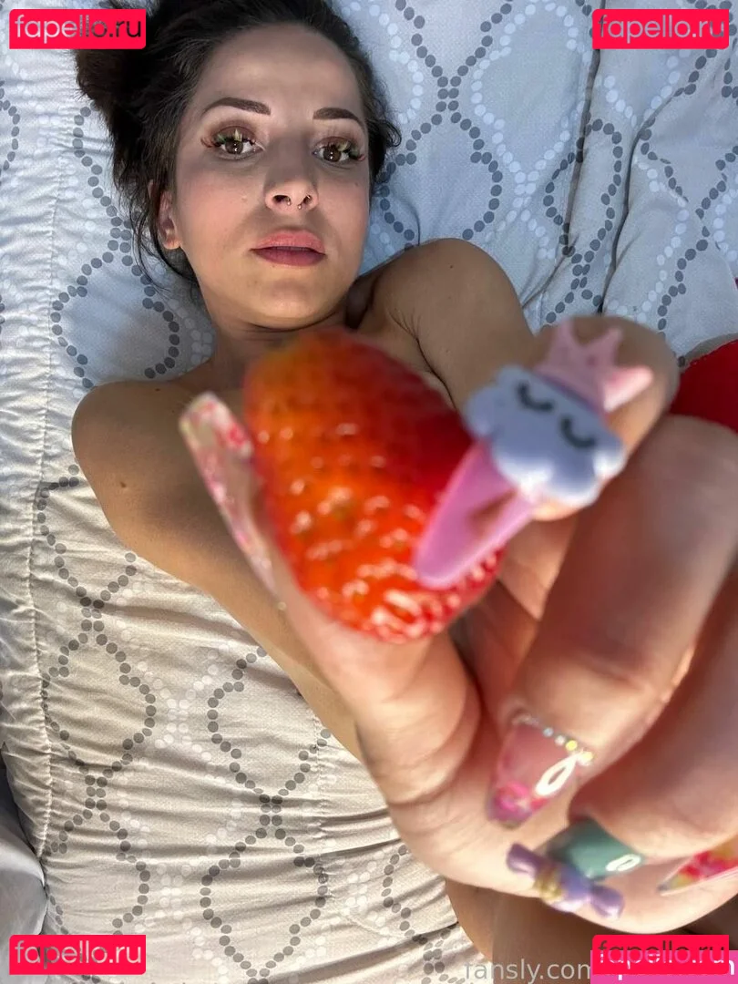 avislovee Onlyfans Photo Gallery 