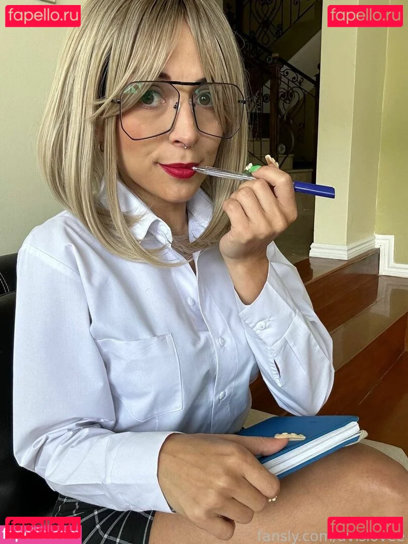 avislovee Onlyfans Photo Gallery 