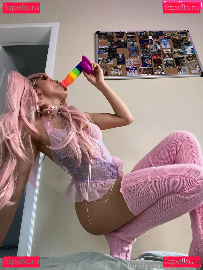 avislovee Onlyfans Photo Gallery 
