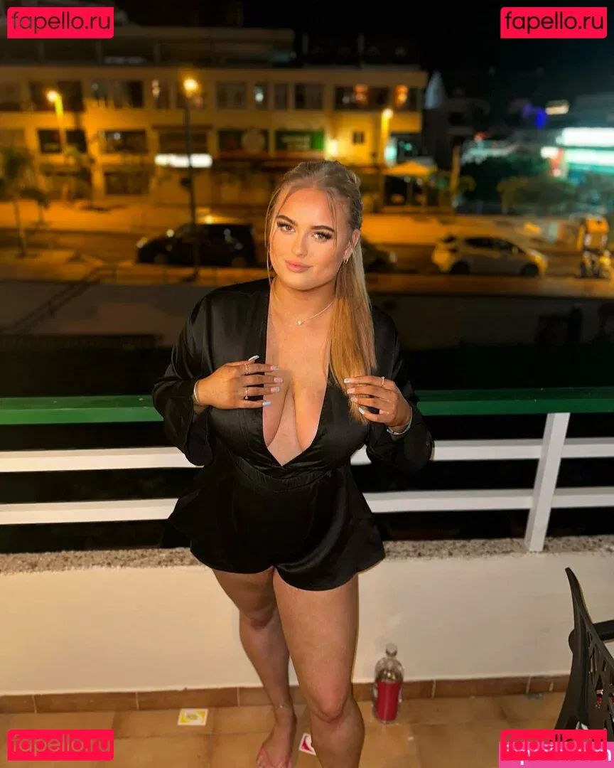 hollyevansx Onlyfans Photo Gallery 