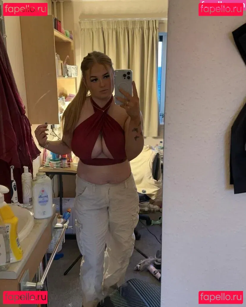 hollyevansx Onlyfans Photo Gallery 