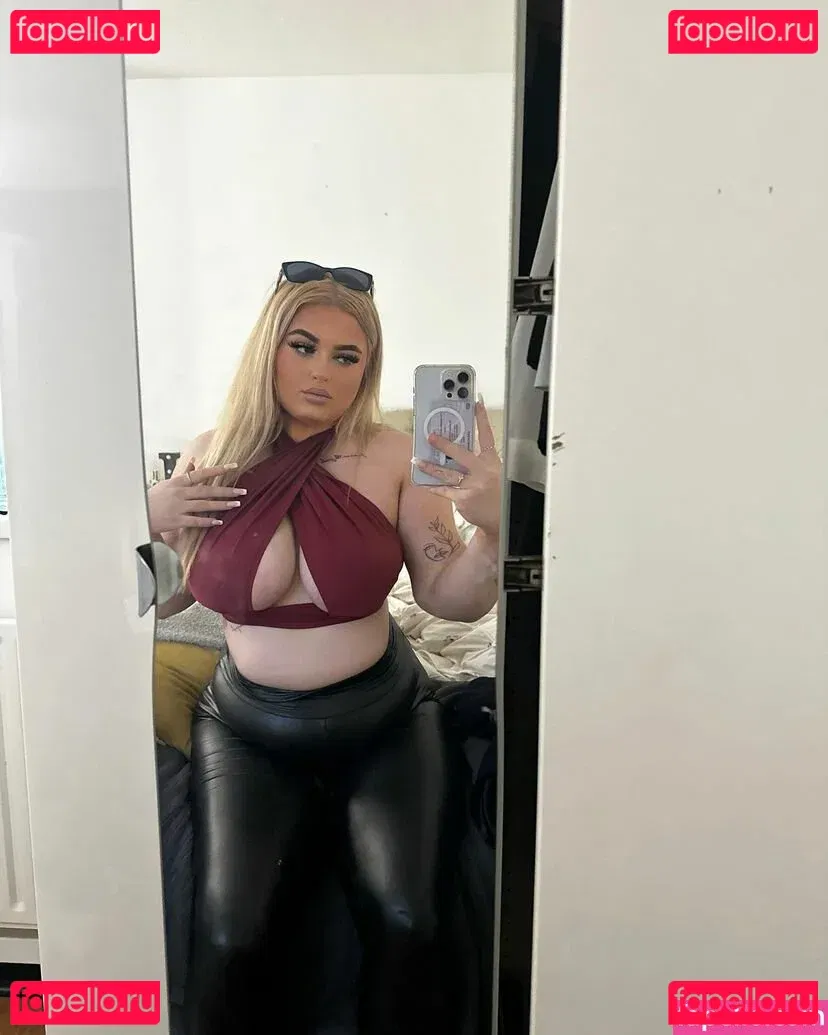 hollyevansx Onlyfans Photo Gallery 