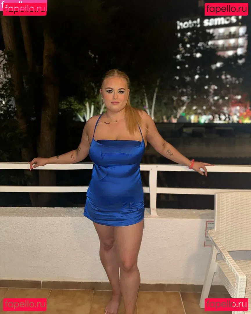 hollyevansx Onlyfans Photo Gallery 