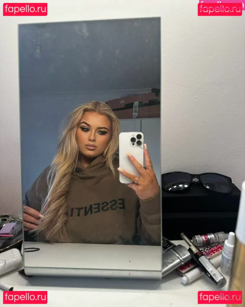 hollyevansx Onlyfans Photo Gallery 