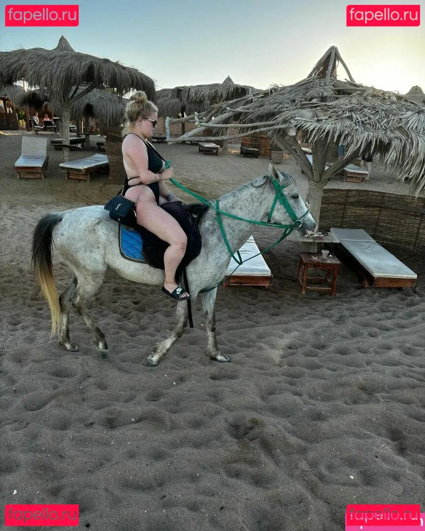 hollyevansx Onlyfans Photo Gallery 