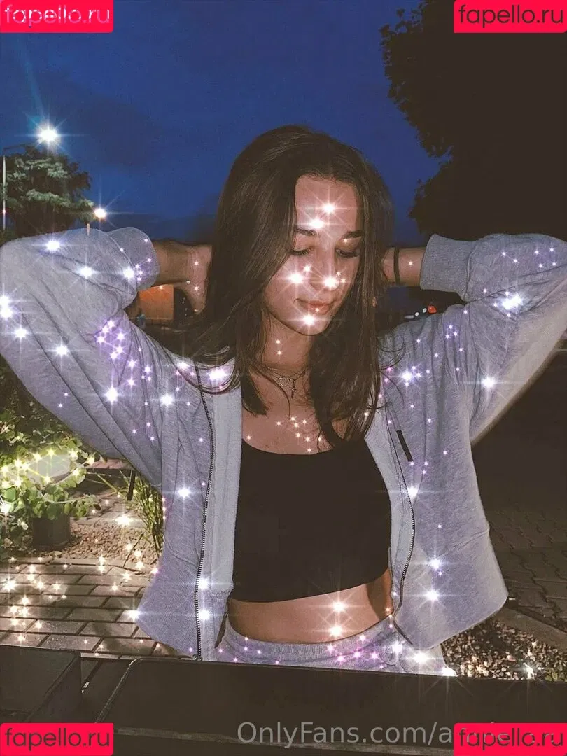 annie_aa Onlyfans Photo Gallery 