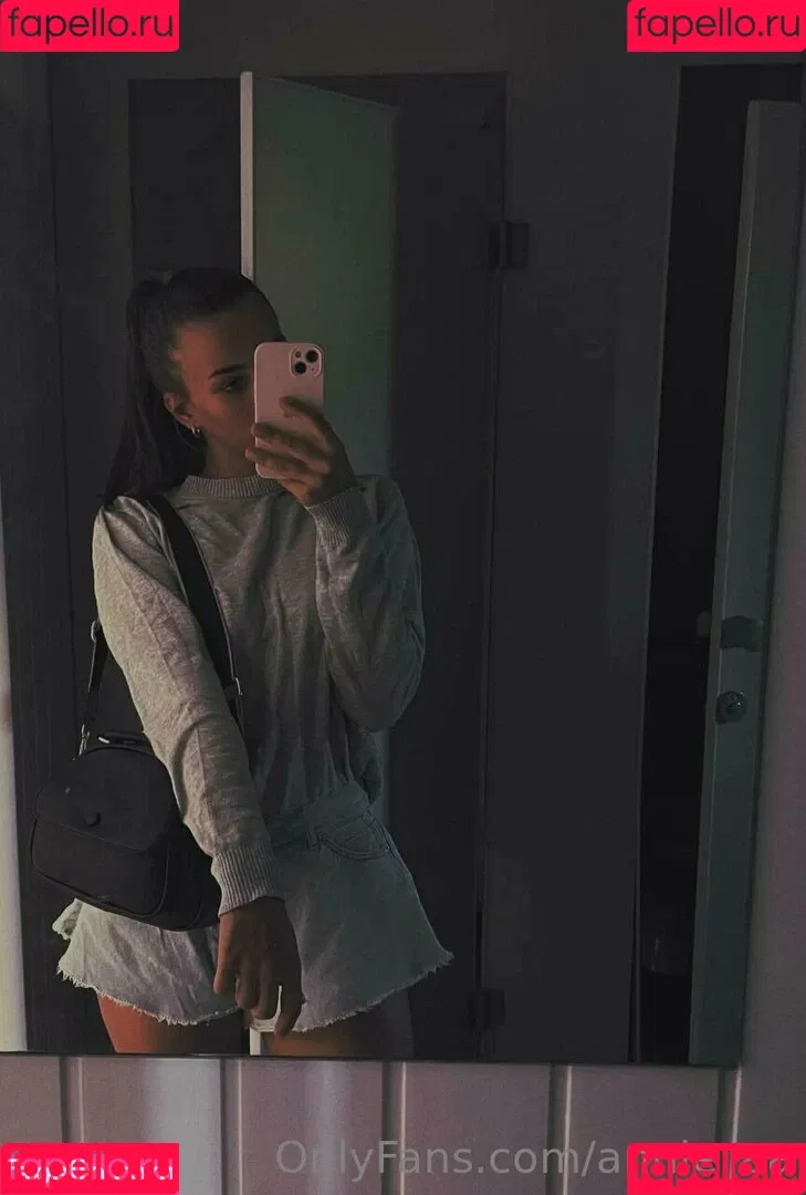 annie_aa Onlyfans Photo Gallery 