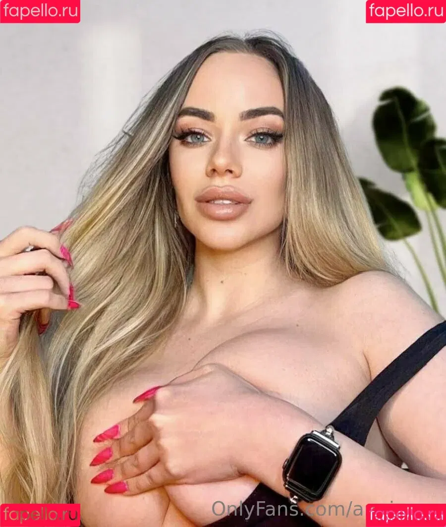 annie_aa Onlyfans Photo Gallery 
