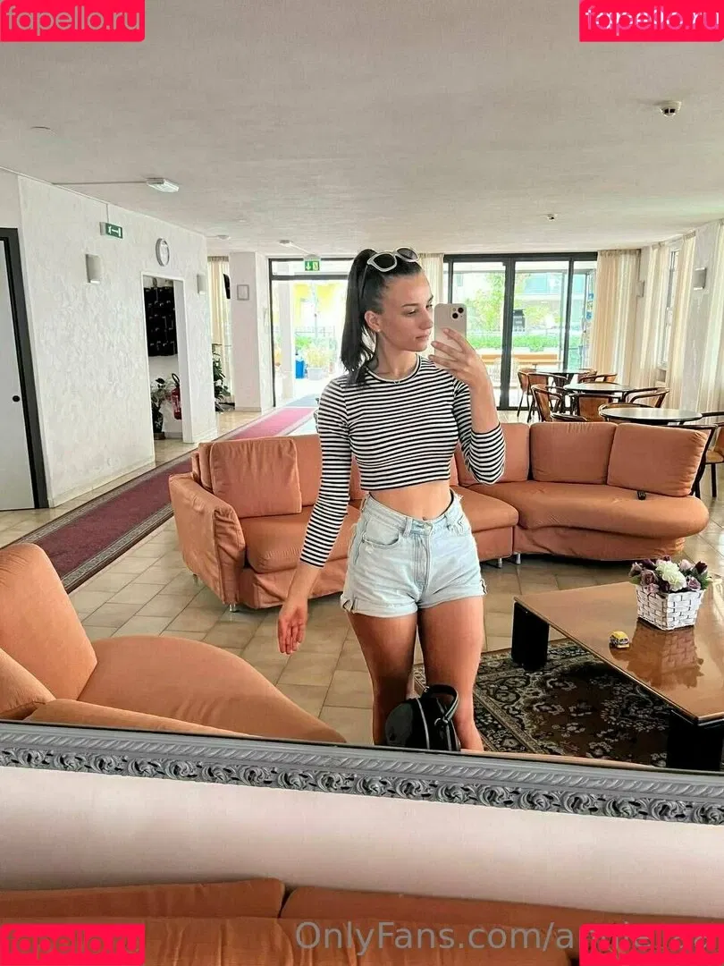 annie_aa Onlyfans Photo Gallery 