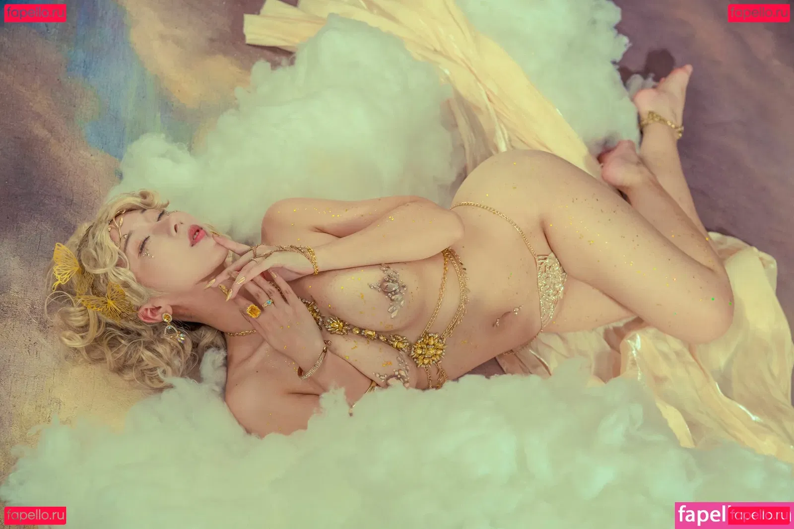 YunX1X1 Onlyfans Photo Gallery 