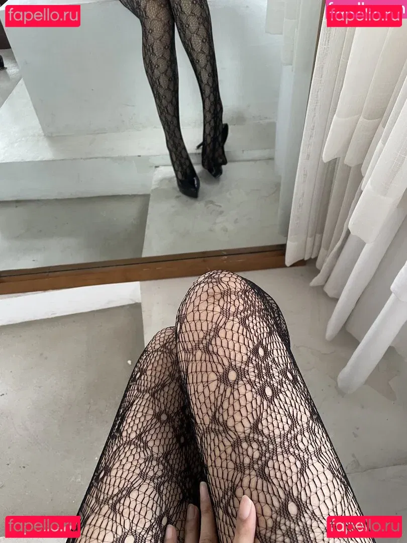 YunX1X1 Onlyfans Photo Gallery 