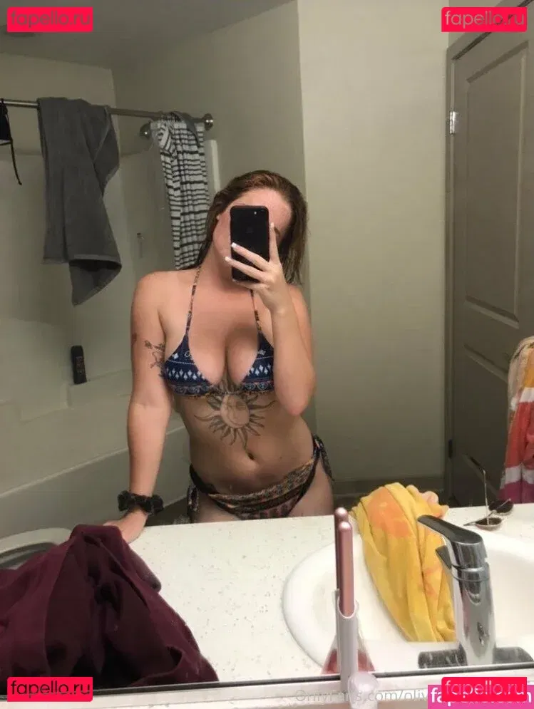 oliviaroseuk Onlyfans Photo Gallery 