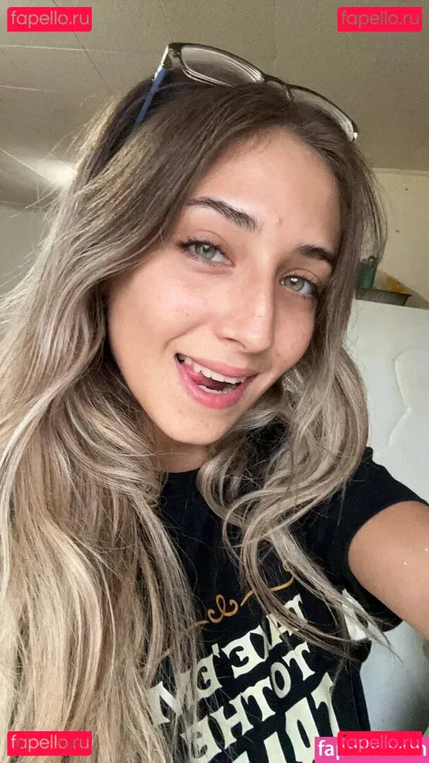 YellowMinimum6204 Onlyfans Photo Gallery 