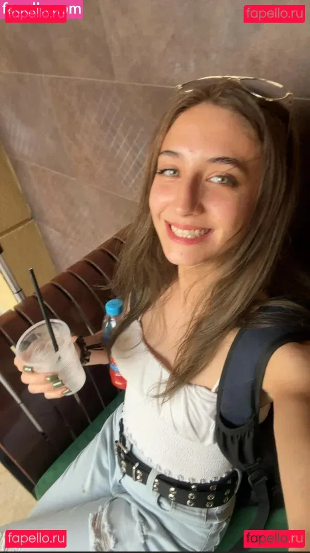 YellowMinimum6204 Onlyfans Photo Gallery 