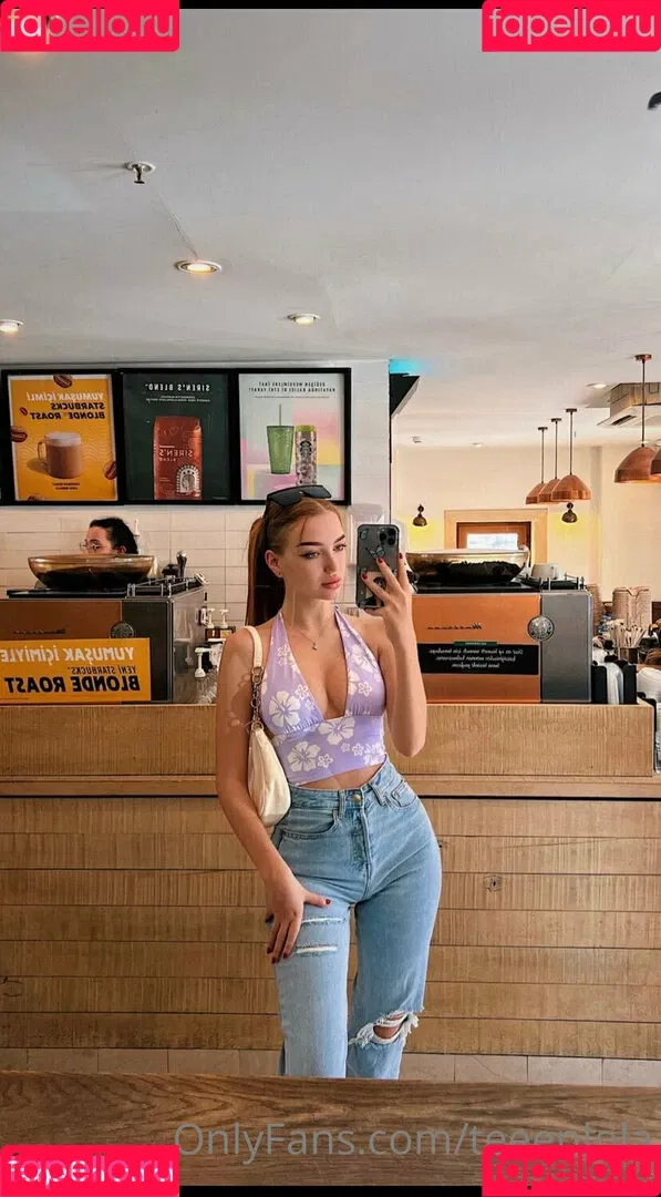teeen_lola Onlyfans Photo Gallery 