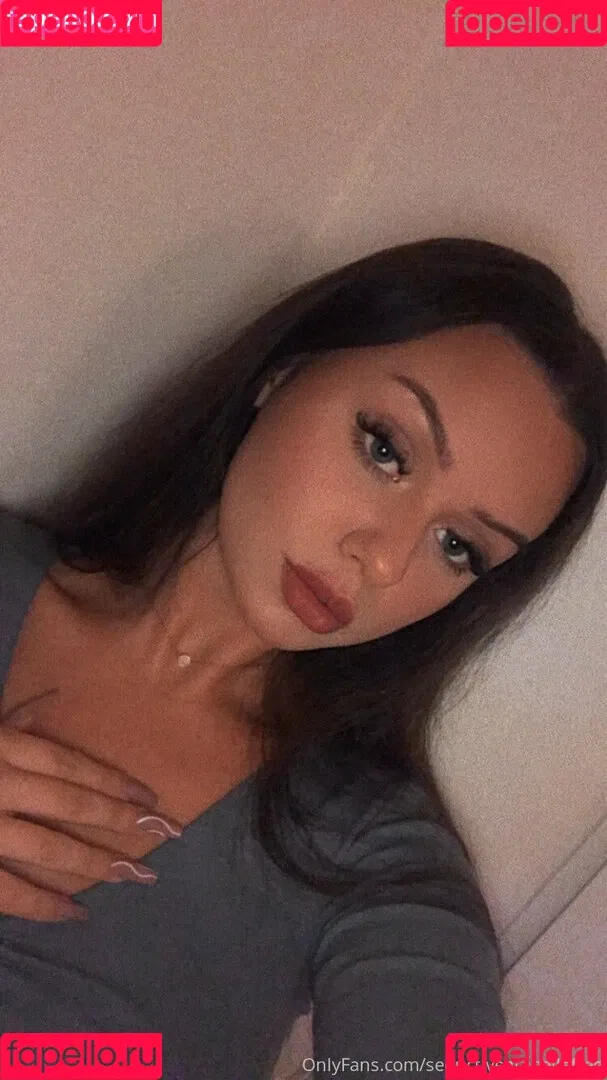 bellalittlefree22 Onlyfans Photo Gallery 