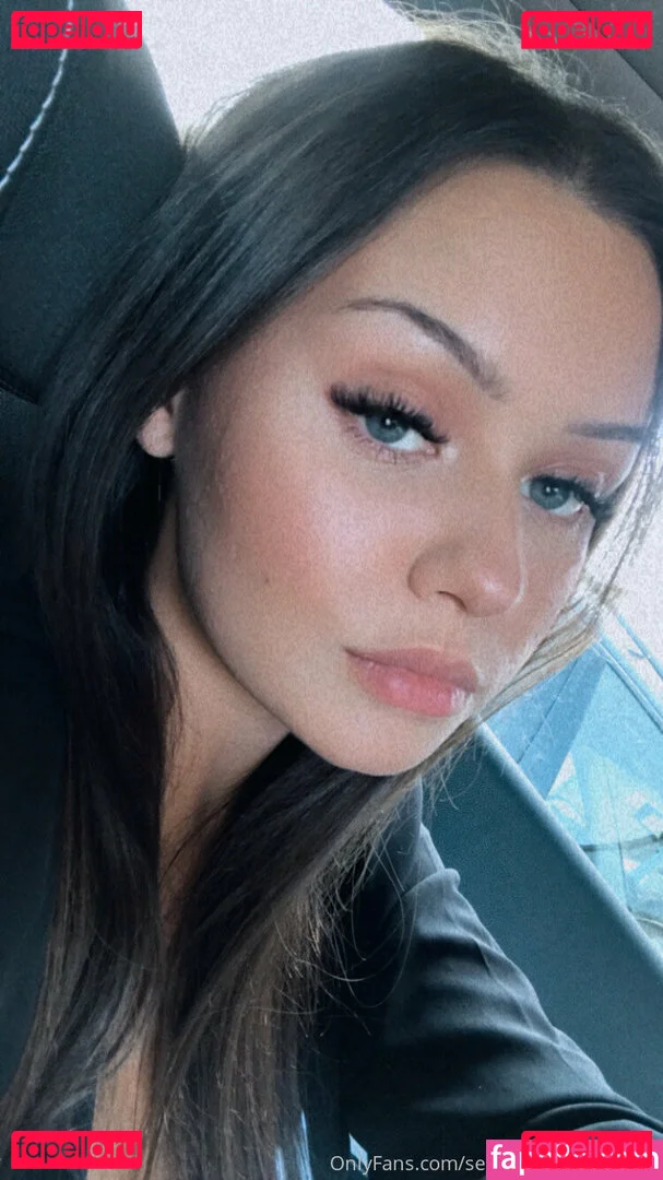 bellalittlefree22 Onlyfans Photo Gallery 