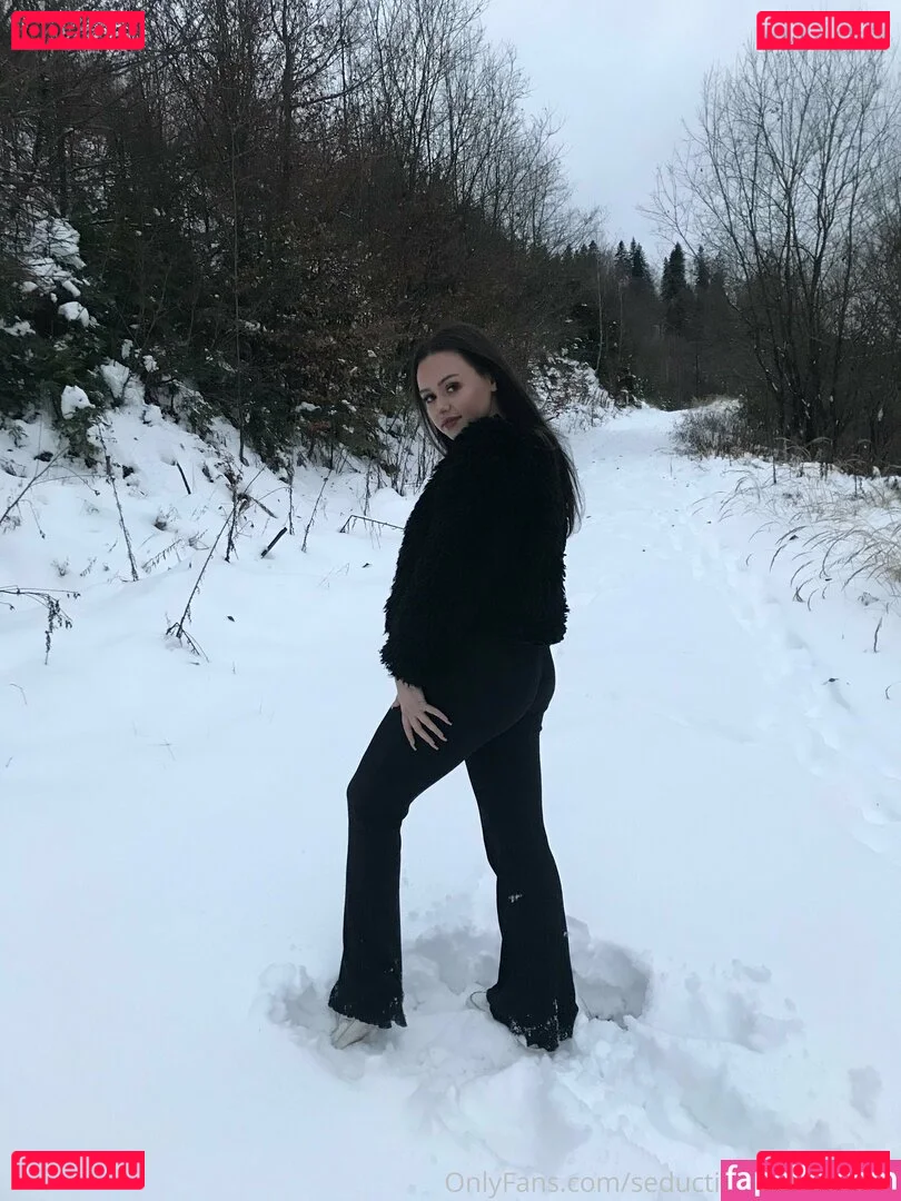 bellalittlefree22 Onlyfans Photo Gallery 