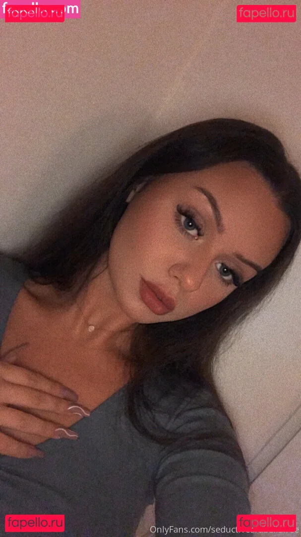 bellalittlefree22 Onlyfans Photo Gallery 