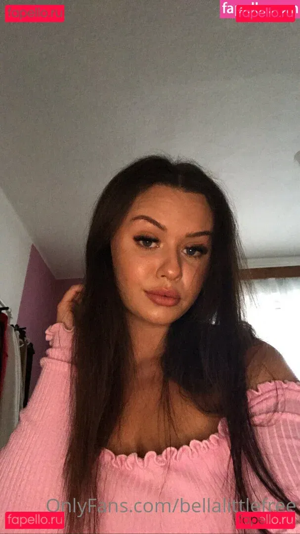 bellalittlefree22 Onlyfans Photo Gallery 