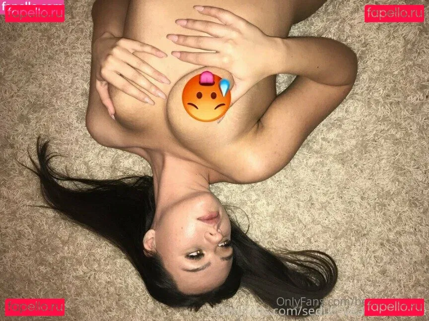 bellalittlefree22 Onlyfans Photo Gallery 