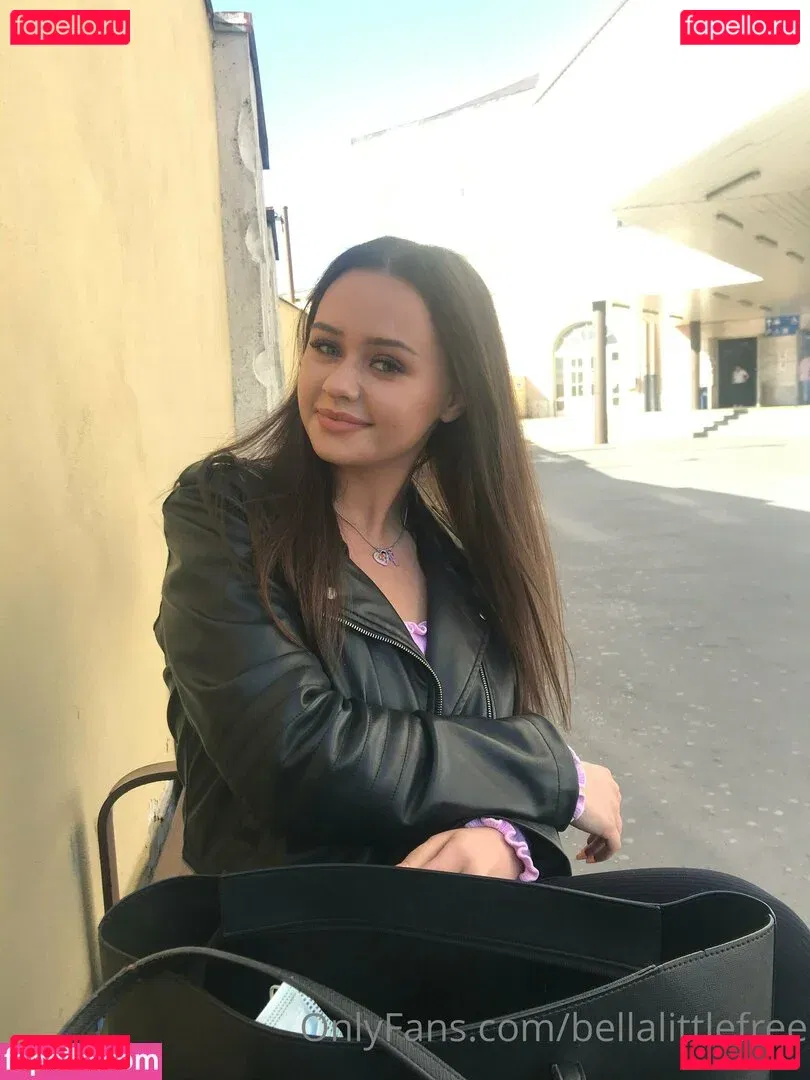 bellalittlefree22 Onlyfans Photo Gallery 