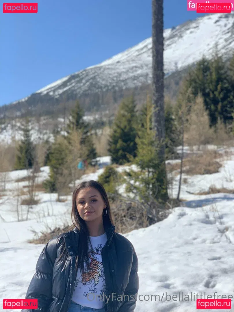 bellalittlefree22 Onlyfans Photo Gallery 