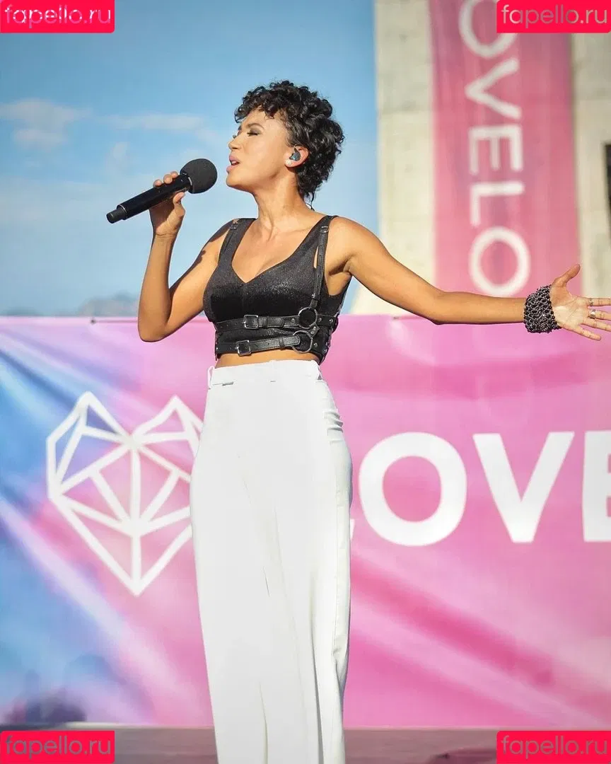Andy Allo Onlyfans Photo Gallery 