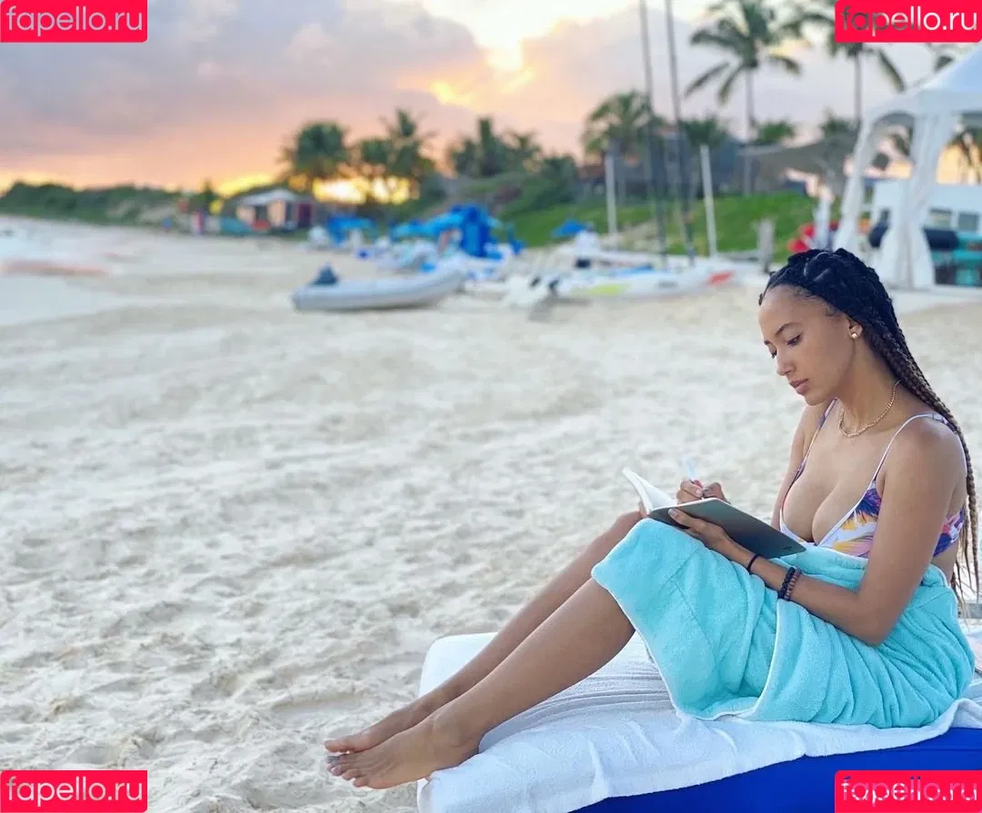 Andy Allo Onlyfans Photo Gallery 