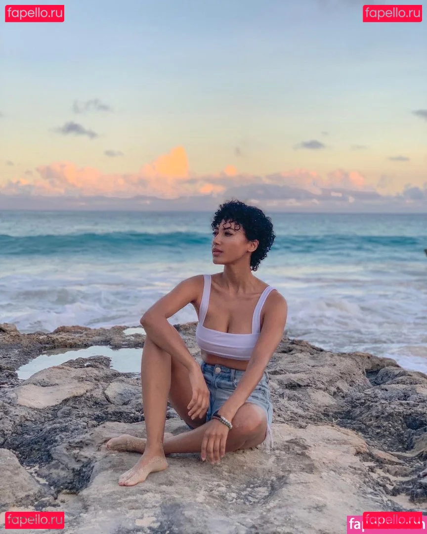 Andy Allo Onlyfans Photo Gallery 