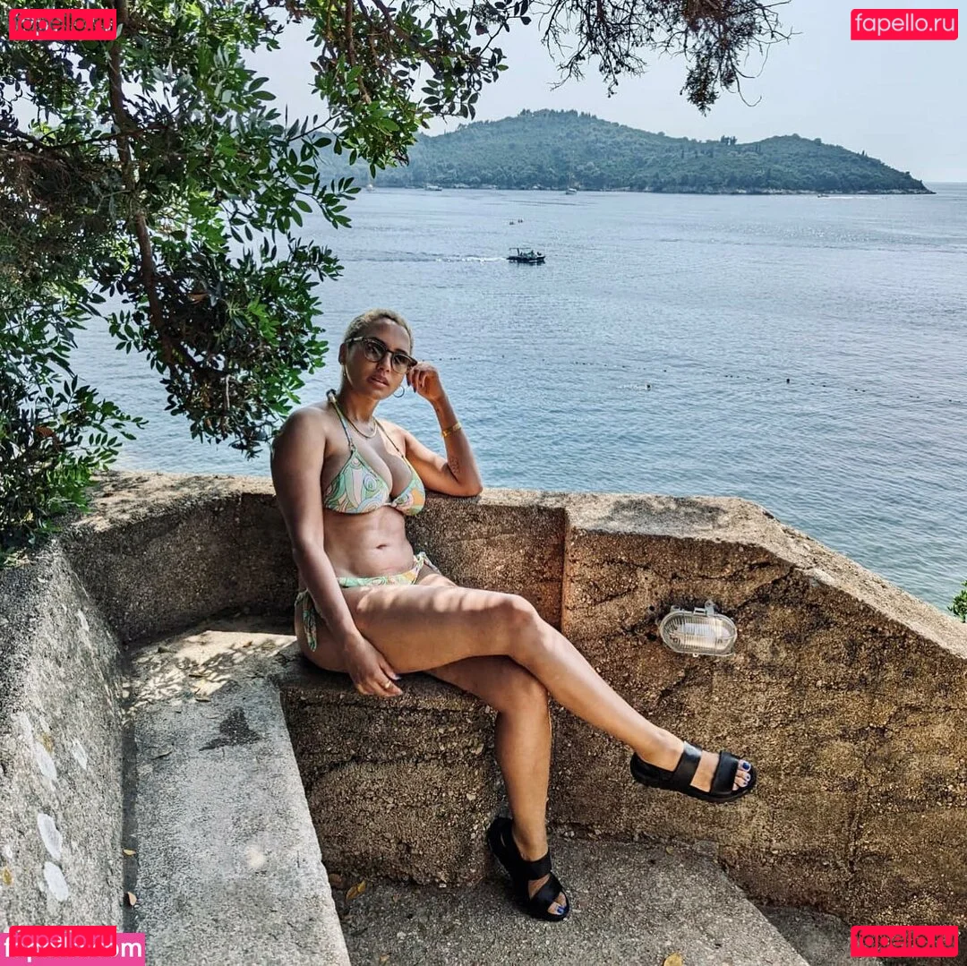 Andy Allo Onlyfans Photo Gallery 