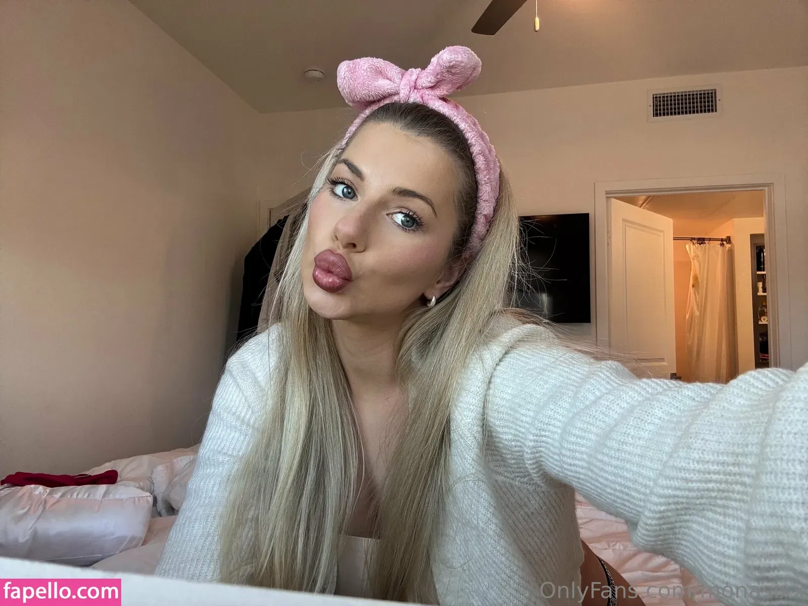 monasixx Onlyfans Photo Gallery 