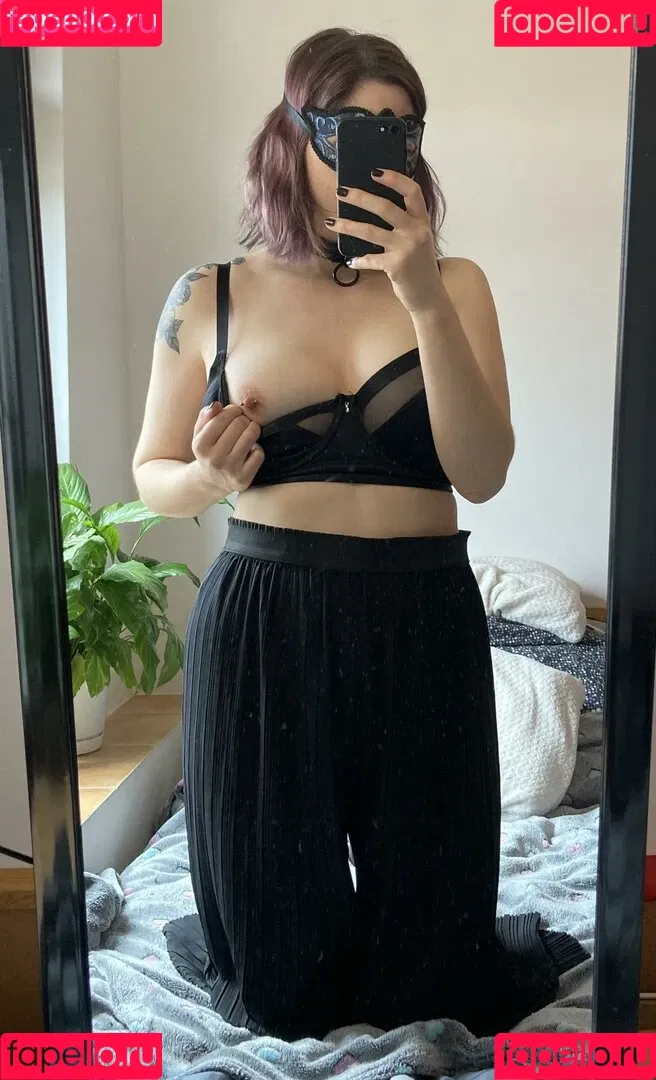 Lunafern Onlyfans Photo Gallery 