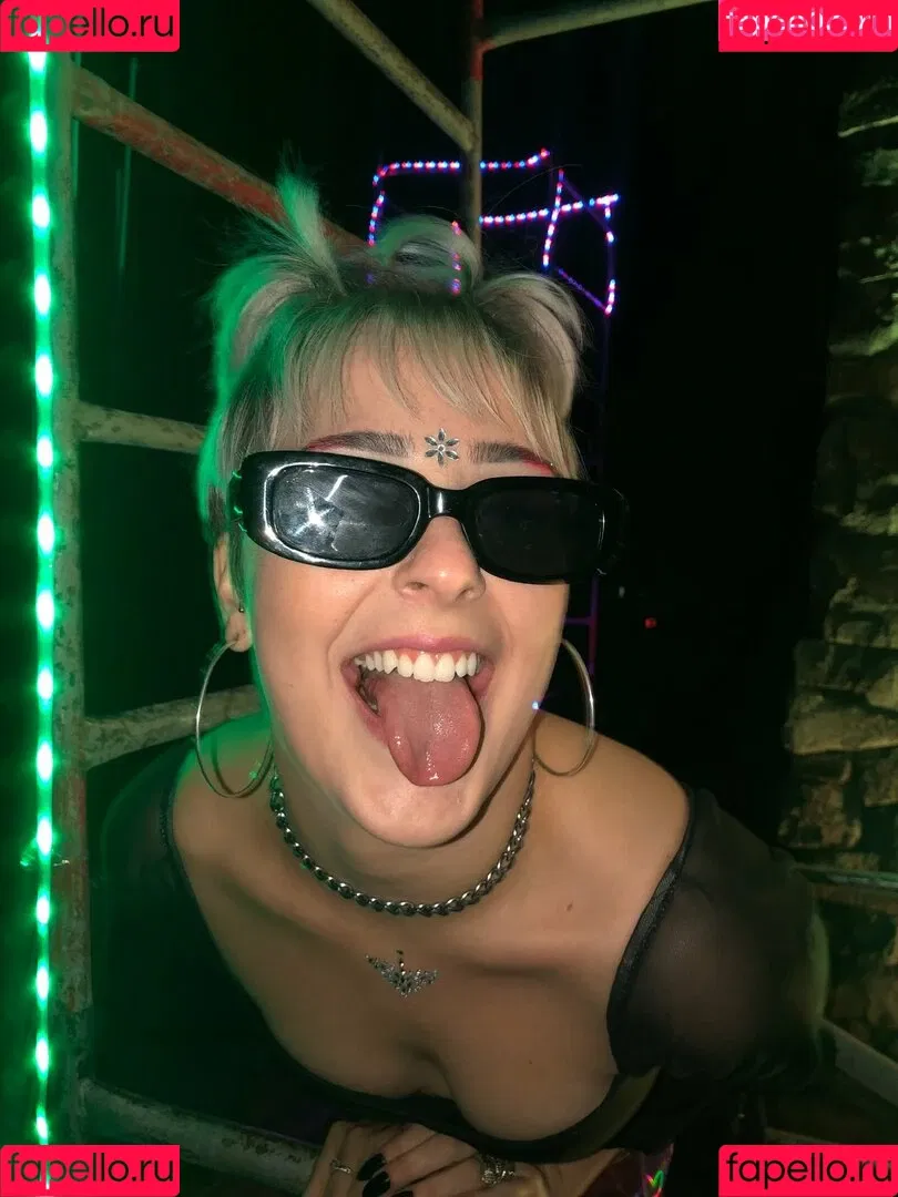 Madu Garbin Onlyfans Photo Gallery 