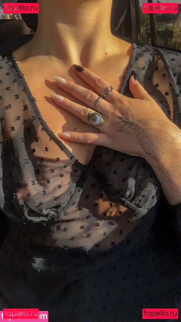 Madu Garbin Onlyfans Photo Gallery 