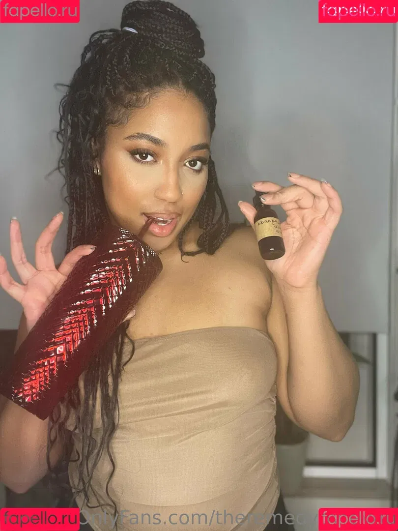 theremedybyreyna Onlyfans Photo Gallery 
