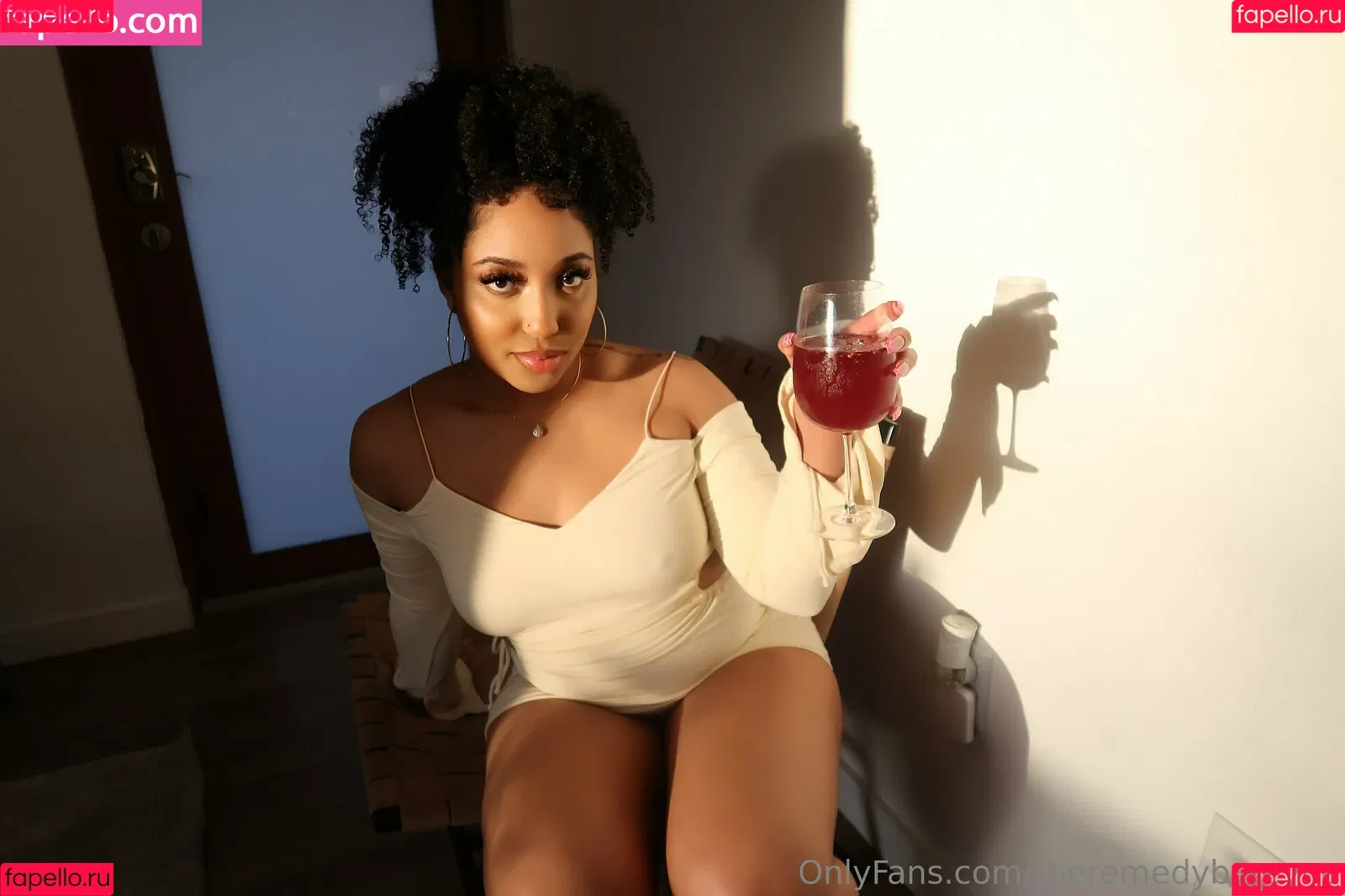 theremedybyreyna Onlyfans Photo Gallery 